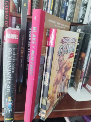 Lote 3 Comics Blake Hulk Conan