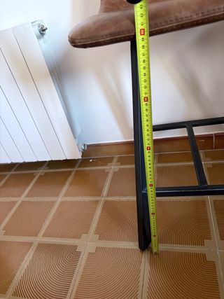 Taburetes Kave Home PoliPiel Marrón y Metal Negro