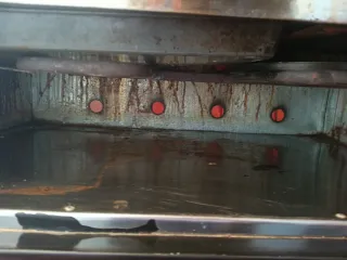 Horno de gas negro
