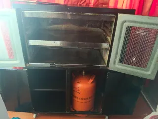 Horno de gas negro