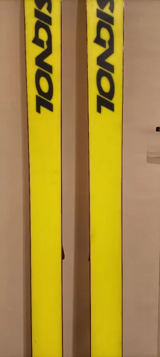 Esquís Rossignol Comp J y fijaciones Salomon