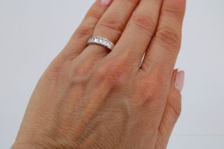 Anillo blanco 18K. 2,2gr. Ref 042-01-00018.