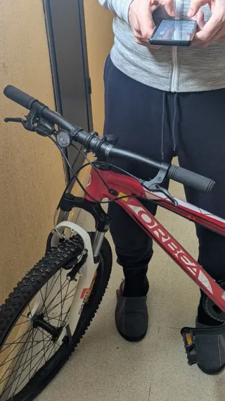 Bicicleta Orbea suntour 24'. Roja