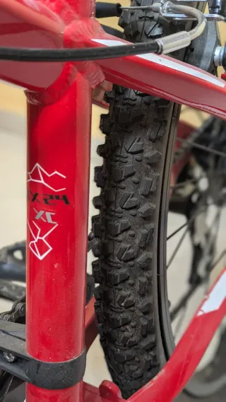 Bicicleta Orbea suntour 24'. Roja