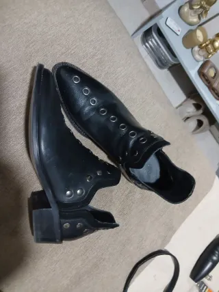 Botines Alpe Negros con ojales