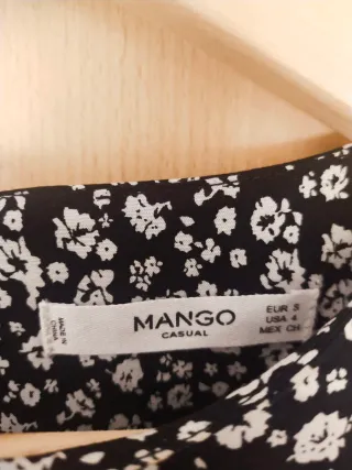 Vestido corto floral Mango