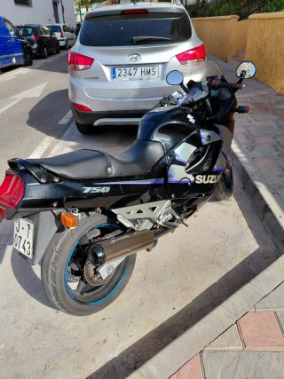 Suzuki GSX-R 750 1992 Negra