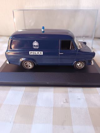 Ford Transit Policía Coche