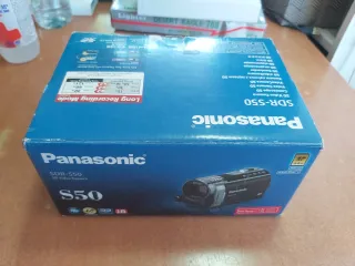 Videocámara Panasonic 78x Zoom Roja