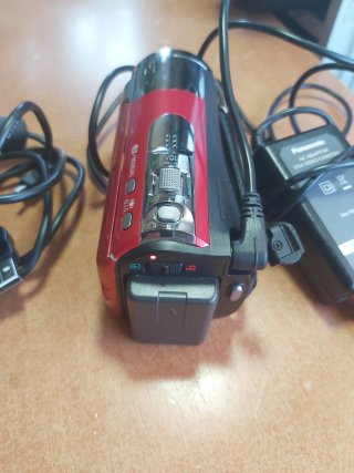 Videocámara Panasonic 78x Zoom Roja