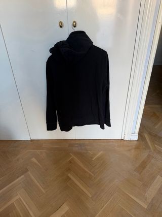 Chaqueta Adidas con capucha negra