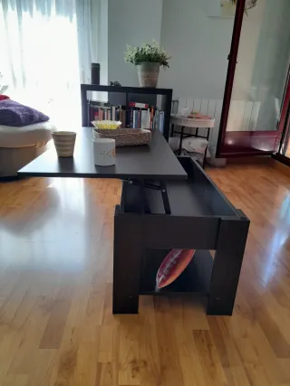 Mesa salón seminueva. No tiene ni un año de uso.