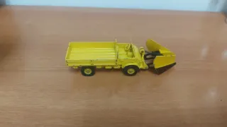 Dinky Toys Mercedes Benz unimog quitanieves
