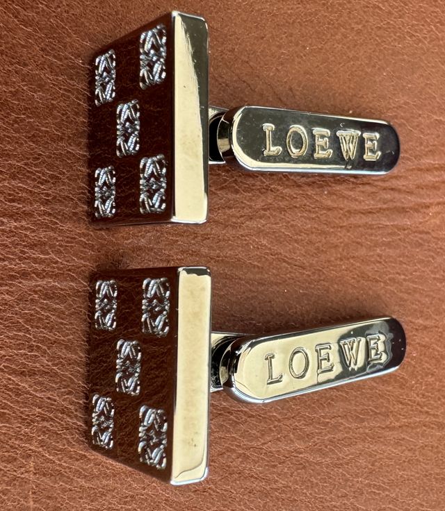 Gemelos Loewe Cuadrados Negro y Plata
