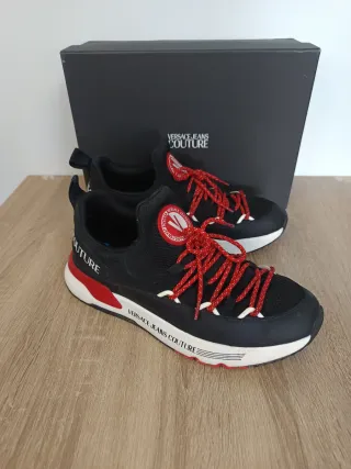 Zapatillas Versace Jeans Couture Negras y Rojas