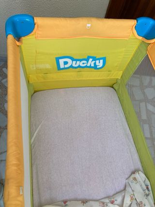 Cuna de viaje con colchón