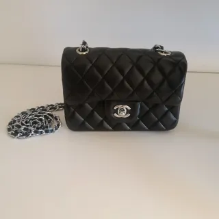 Bolso Chanel Piel Acolchado Negro
