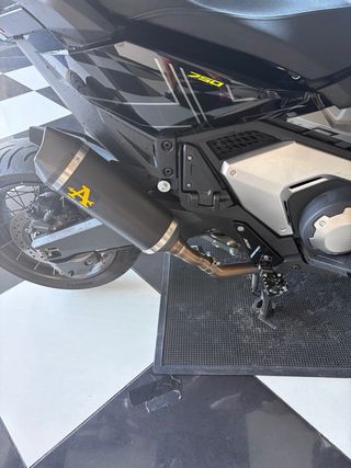 Honda X-ADV 750 Negra/Gris