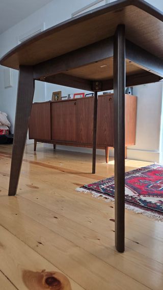 Una mesa de maison del mundo