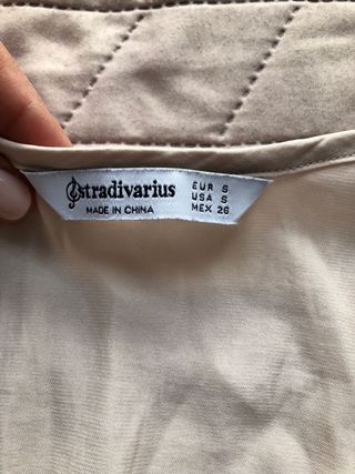 Blusa Stradivarius Beige Manga Larga