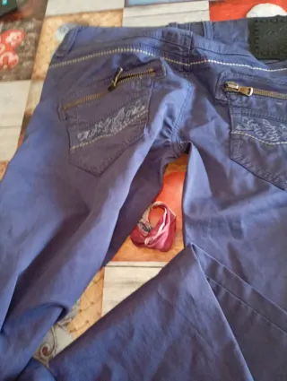 Pantaloni donna blu con foulard