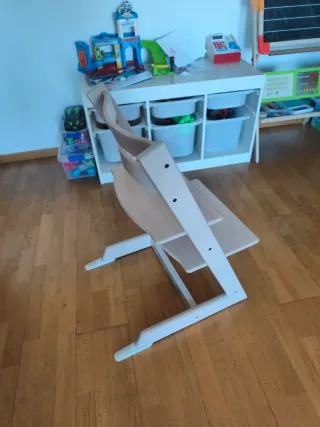 Silla Stokke de madera