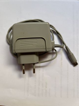 Nintendo DSi + 100 juegos | Con cargador