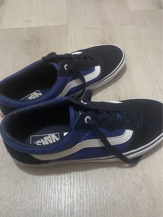 Zapatillas marca VANS Negras y Azules