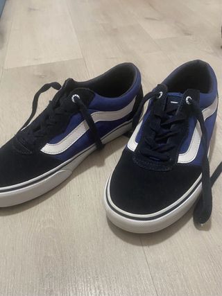 Zapatillas marca VANS Negras y Azules