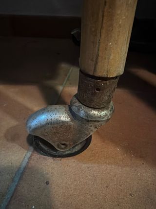 Camarera Vintage de Bambú