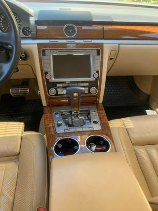Volkswagen Phaeton 2012