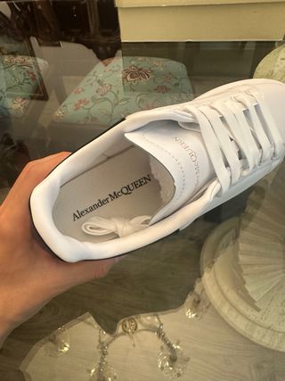 Sneakers Alexander McQueen bianche e nere