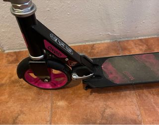 Patinete Oxelo Decathlon Negro y Fucsia