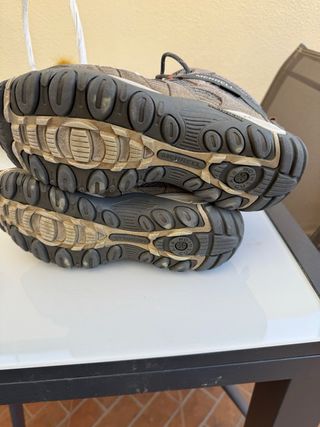 Zapatillas Merrell senderismo grises y marrones