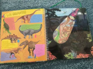 Libro linterna Dinosaurios