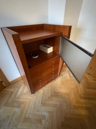 Mueble bar madera y cristal