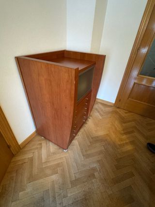 Mueble bar madera y cristal