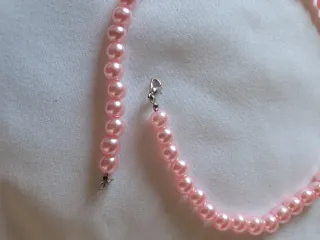 Collar de Perlas Rosas y Cierre Plateado