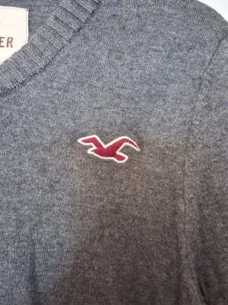 Jersey Pico Hollister Gris Hombre