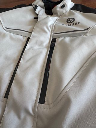 Chaqueta Armure Dune Impermeable Gris Claro