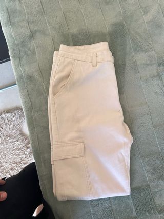 Pantalones cargo beige