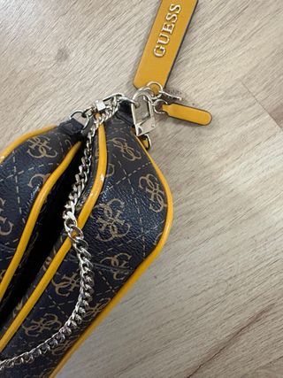Bolso Guess Marrón y Amarillo