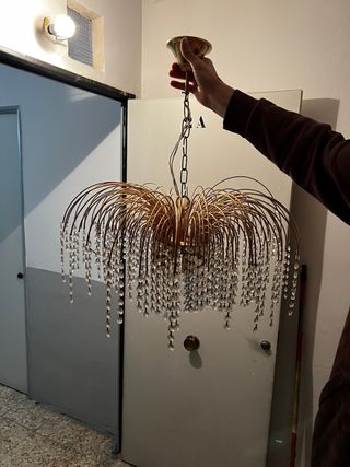 Lámpara de techo colgante dorada con cristales