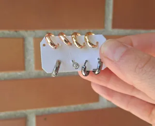 Lote conjunto pendientes y aros de metal variados