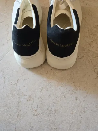 Sneakers Alexander McQueen Bianche e Nere