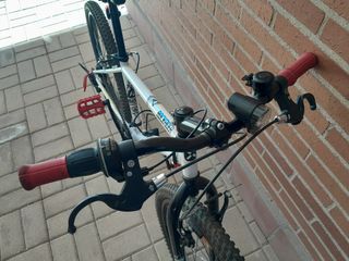 Bicicleta Infantil B TWIN Rockrider 300