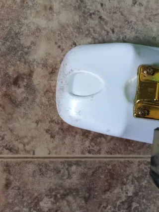 Skate NKX Deluxe 22 Blanco y Dorado