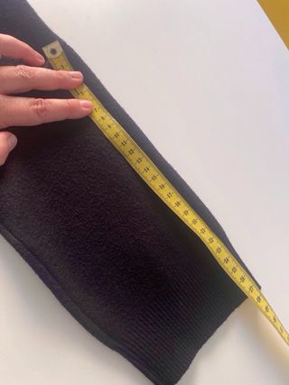 Jersey de punto negro cuello alto