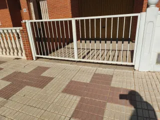 Puerta doble de jardín