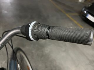 Bicicleta urbana BTWIN gris